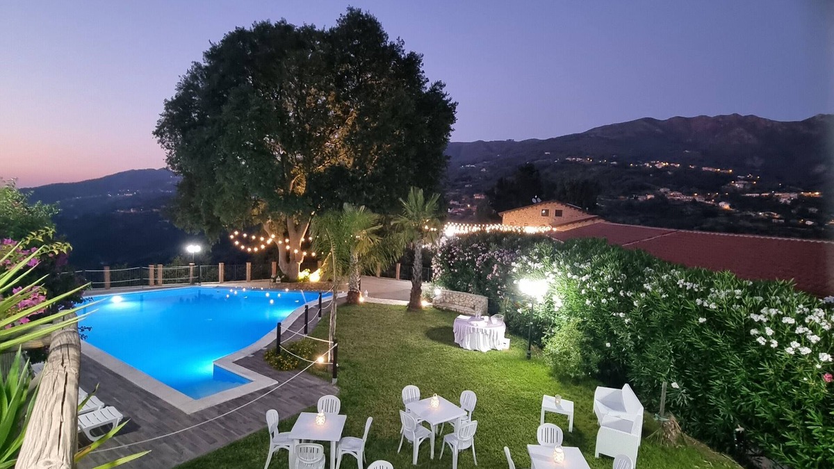 Sant'Angelo di Brolo House | Room 'Arcaloro - Resort Rooms Infinito' with Sea View, Wi-Fi and Air Conditioning