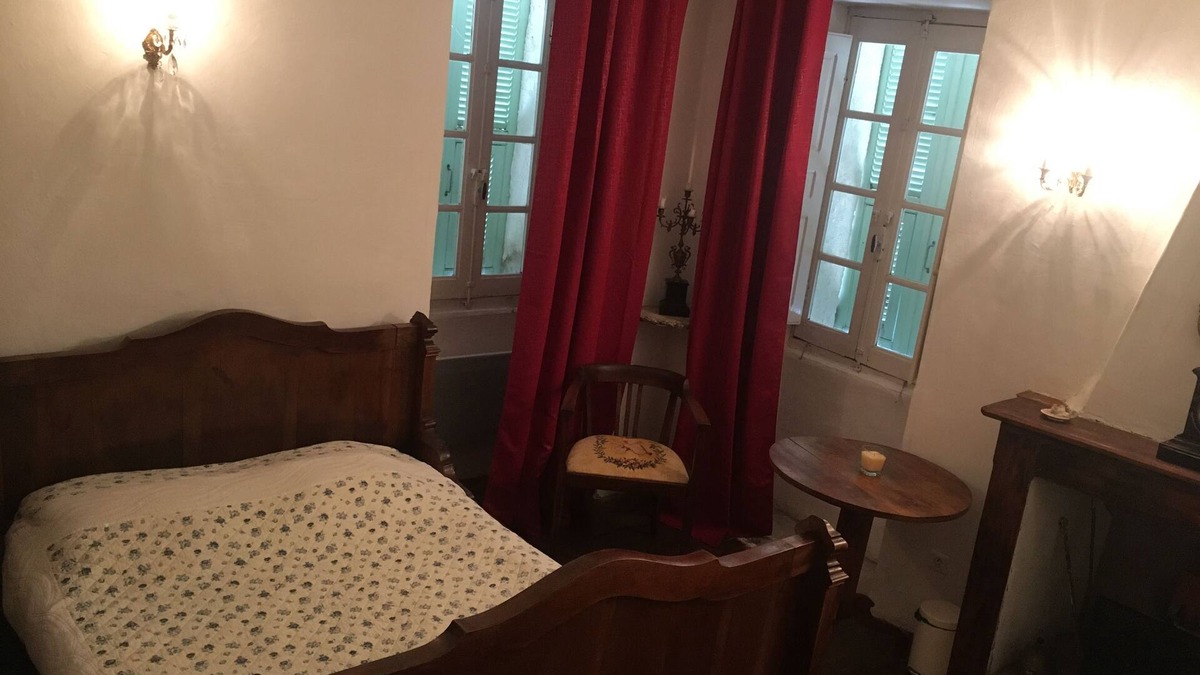 Pietra-di-Verde House | Room at Casa De Giovanni in Pietra Di Verde
