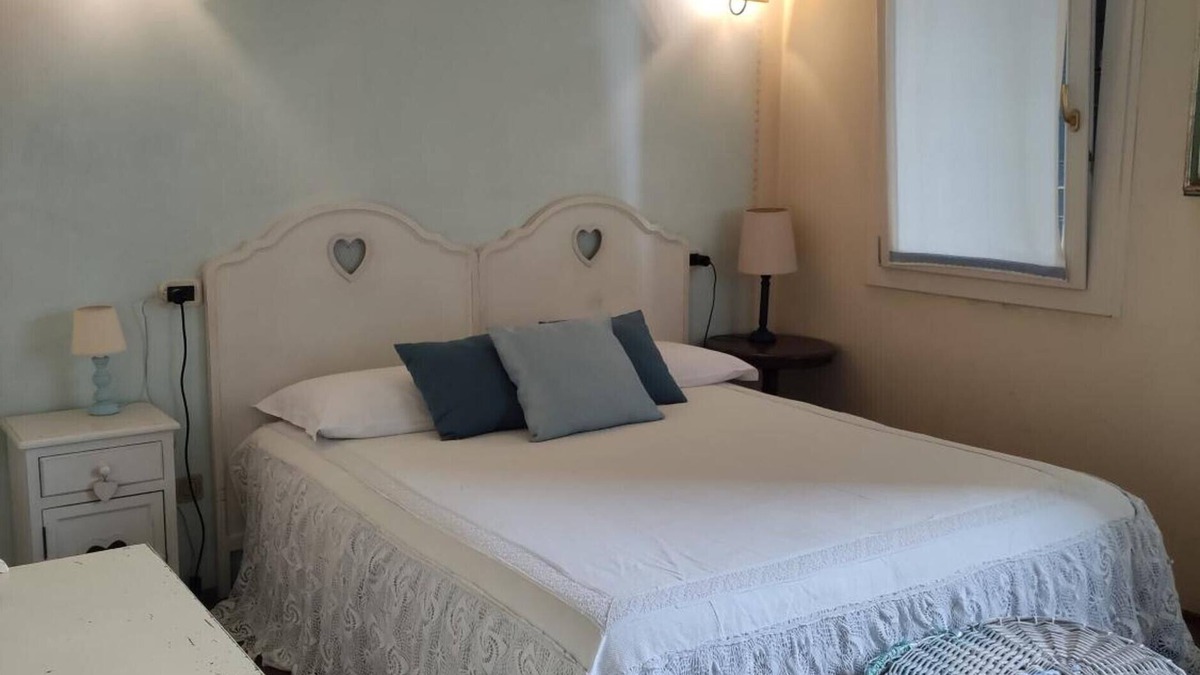 Mirano Apartment | Room 'Azzurra' with Shared Garden, Wi-Fi and Air Conditioning