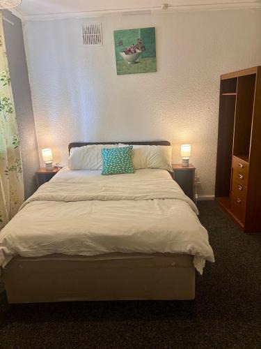 Tipton Apartment | Room B at StanBros