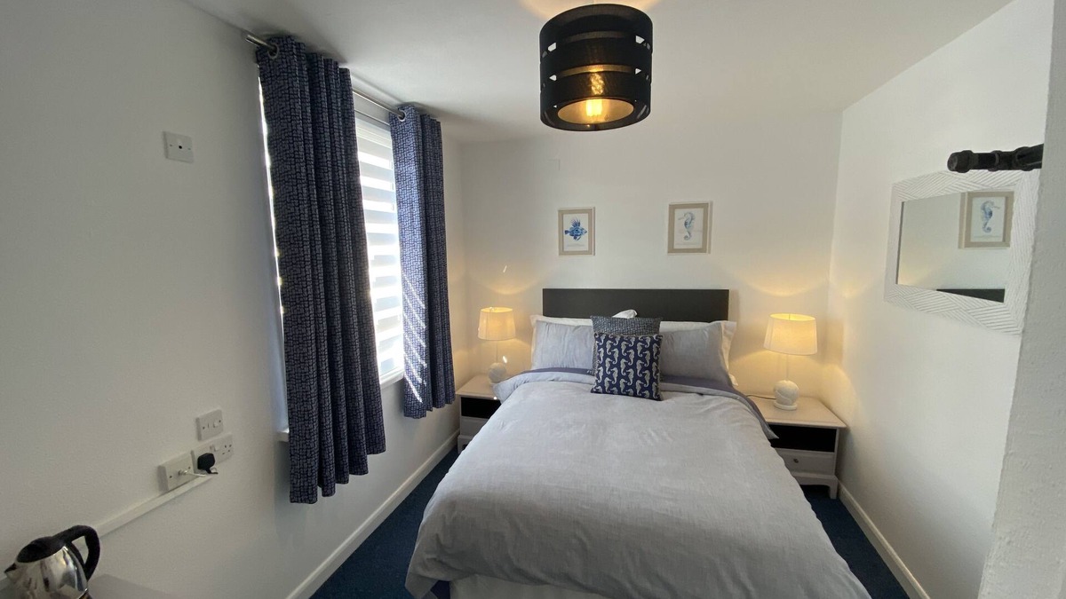 Babbacombe Bed & Breakfast | Room by the beach!