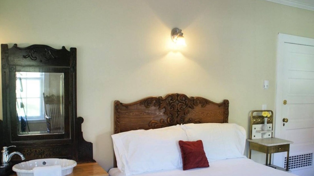 Port Albert Hotel | Room #2 at the historic Port Albert Inn in beautiful Port Albert, Ontario!