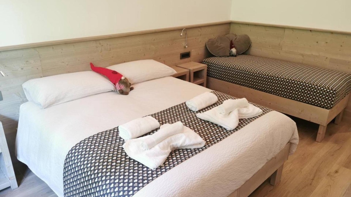 Lozzo di Cadore Apartment | Room 'Camera 2' with Wi-Fi