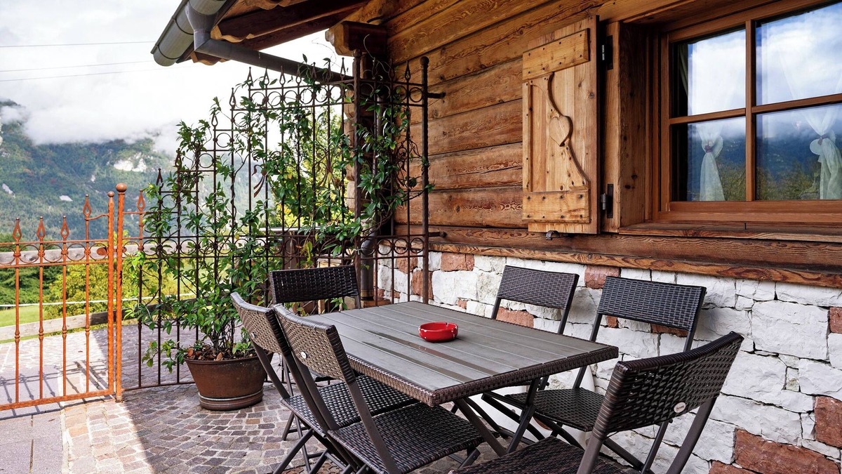 Arsie Apartment | Room 'Camera Quadra' with Mountain View, Balcony and Wi-Fi