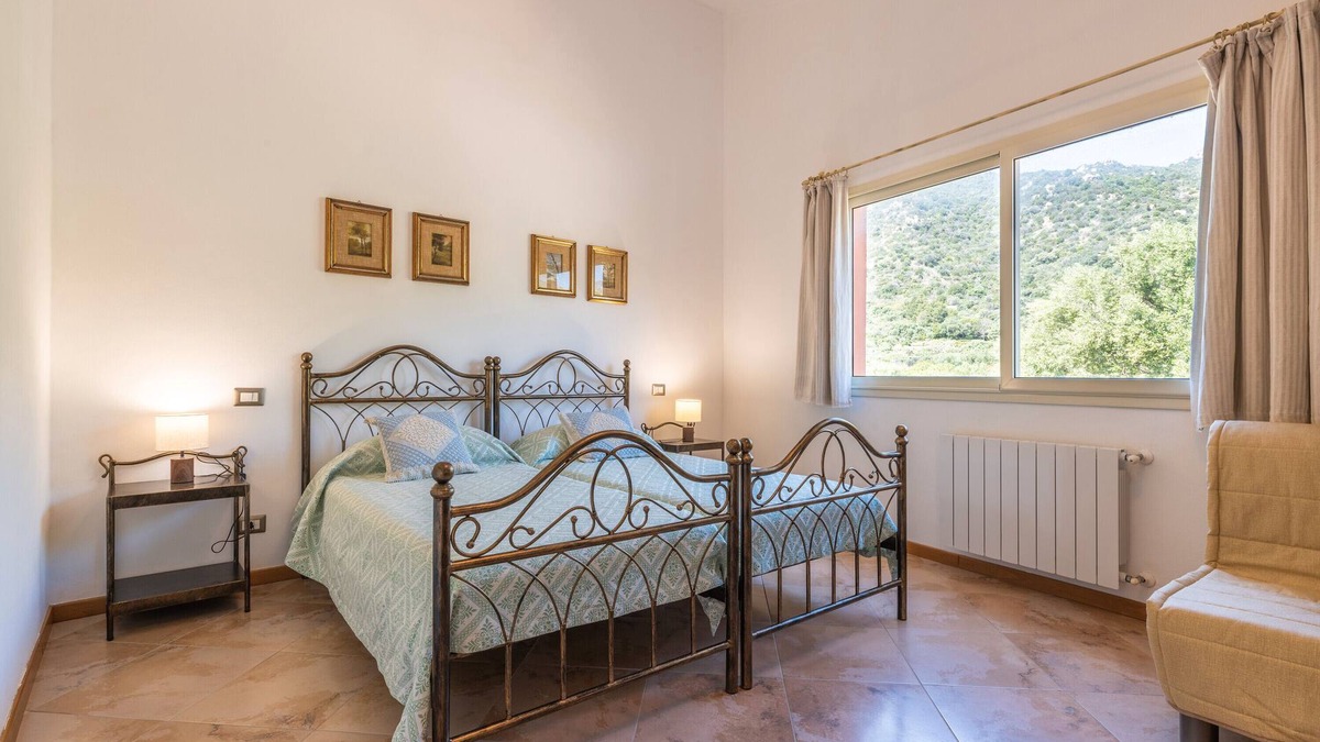 San Sperate Apartment | Room 'Campus' with Sea View, Wi-Fi and Air Conditioning