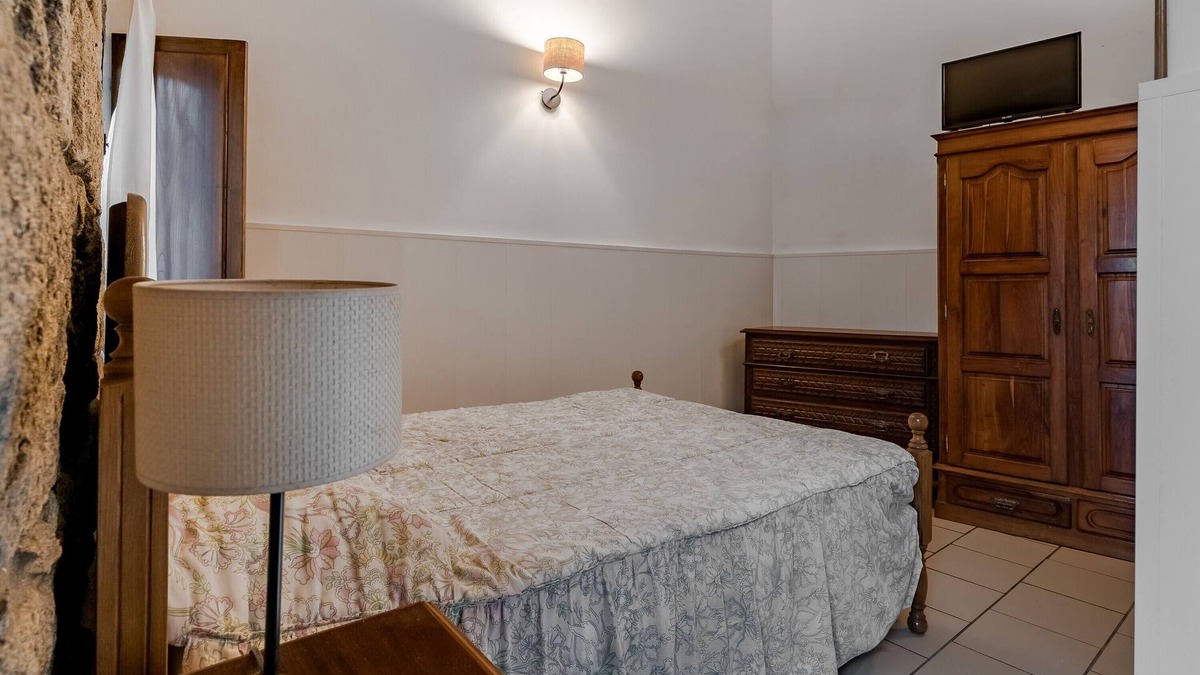 Vila do Conde Apartment | Room 'Casa Do Caldas - Quarto 5' with Shared Pool, Shared Terrace and Wi-Fi