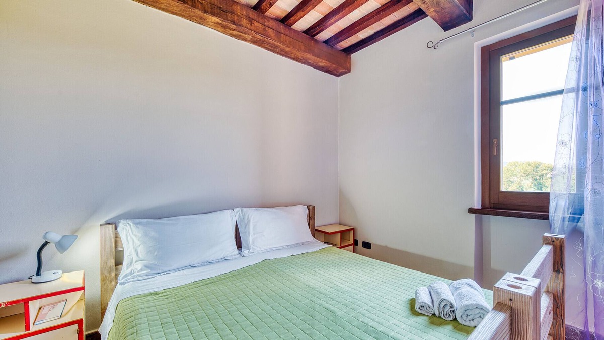 Montefalco Apartment | Room 'Casale Rialto - Corcurione' with Shared Garden, Wi-Fi and Air Conditioning