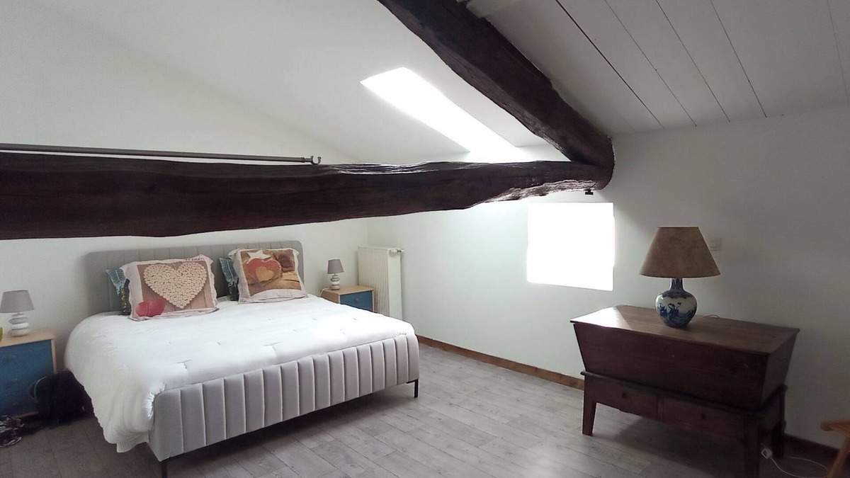 Riberac Bed & Breakfast | Room 'Chambre B' with Shared Pool, Wi-Fi and Air Conditioning