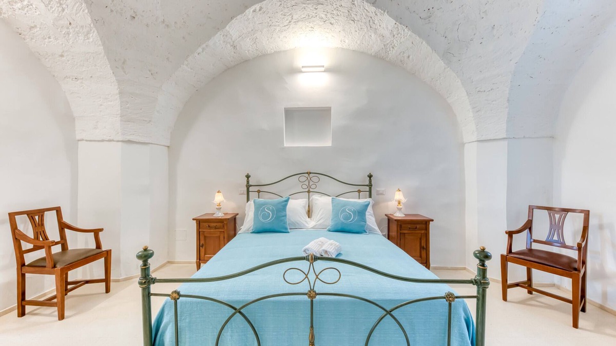 Presicce Apartment | Room 'Chiara - 5' with Private Terrace, Wi-Fi and Air Conditioning