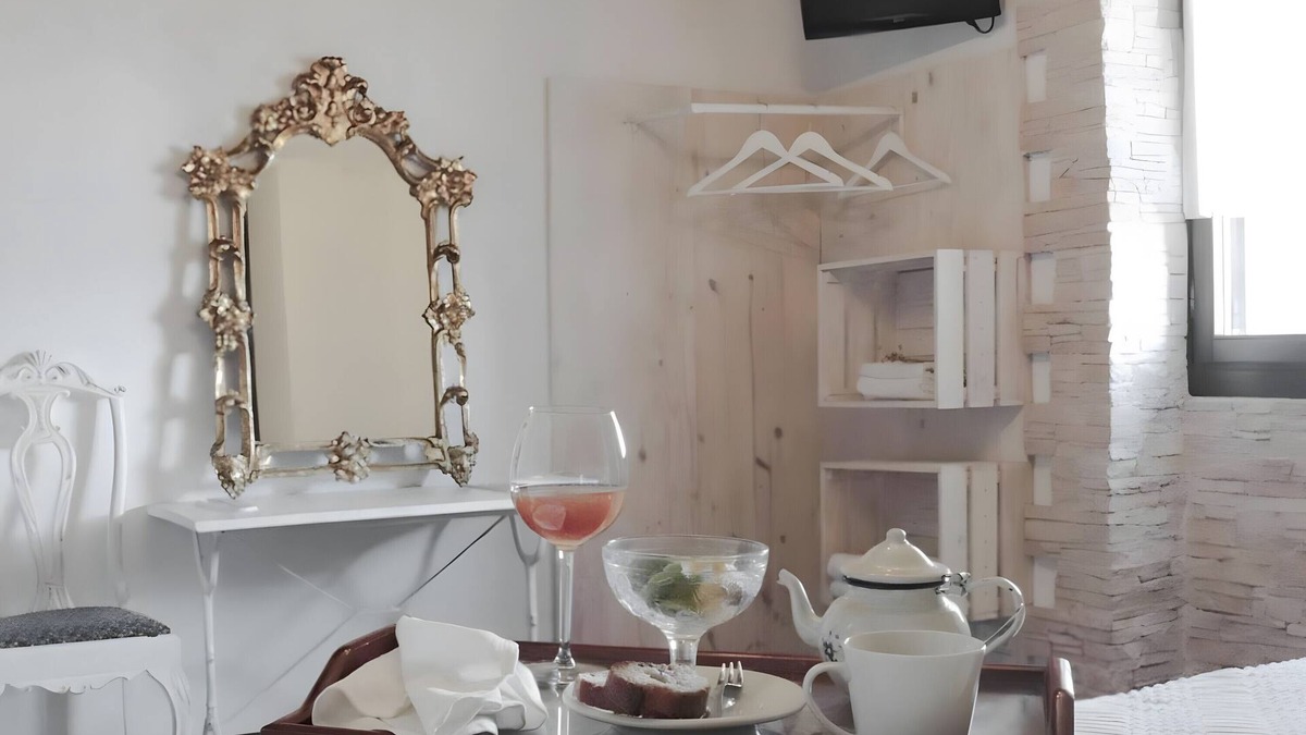Deba Apartment | Room 'Doble 1' with Mountain View, Private Garden and Wi-Fi