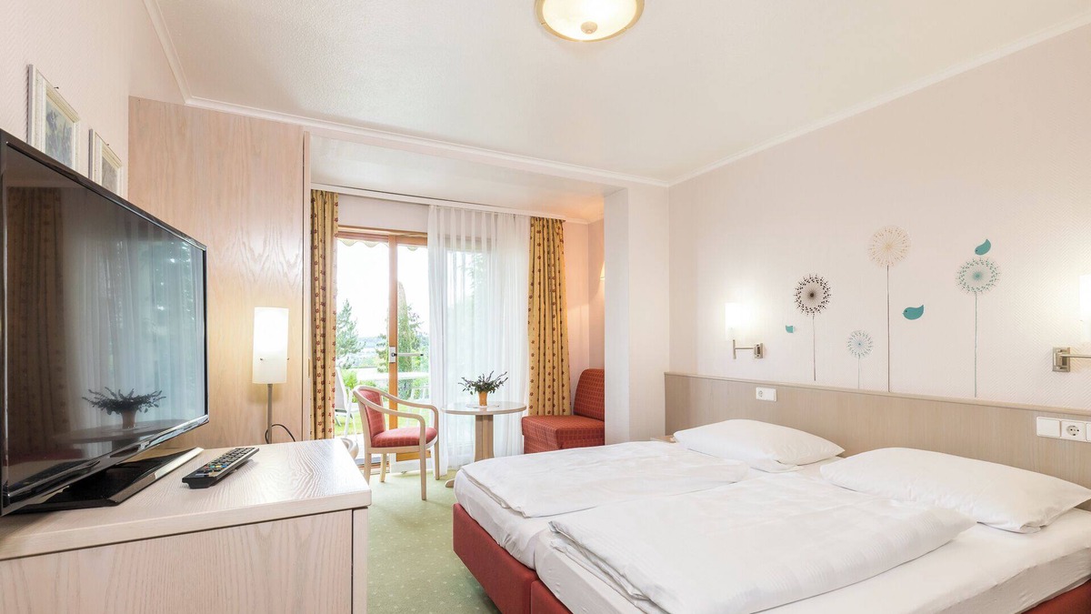 Gailingen Apartment | Room 'Doppelzimmer 2' with Mountain View, Private Terrace and Wi-Fi