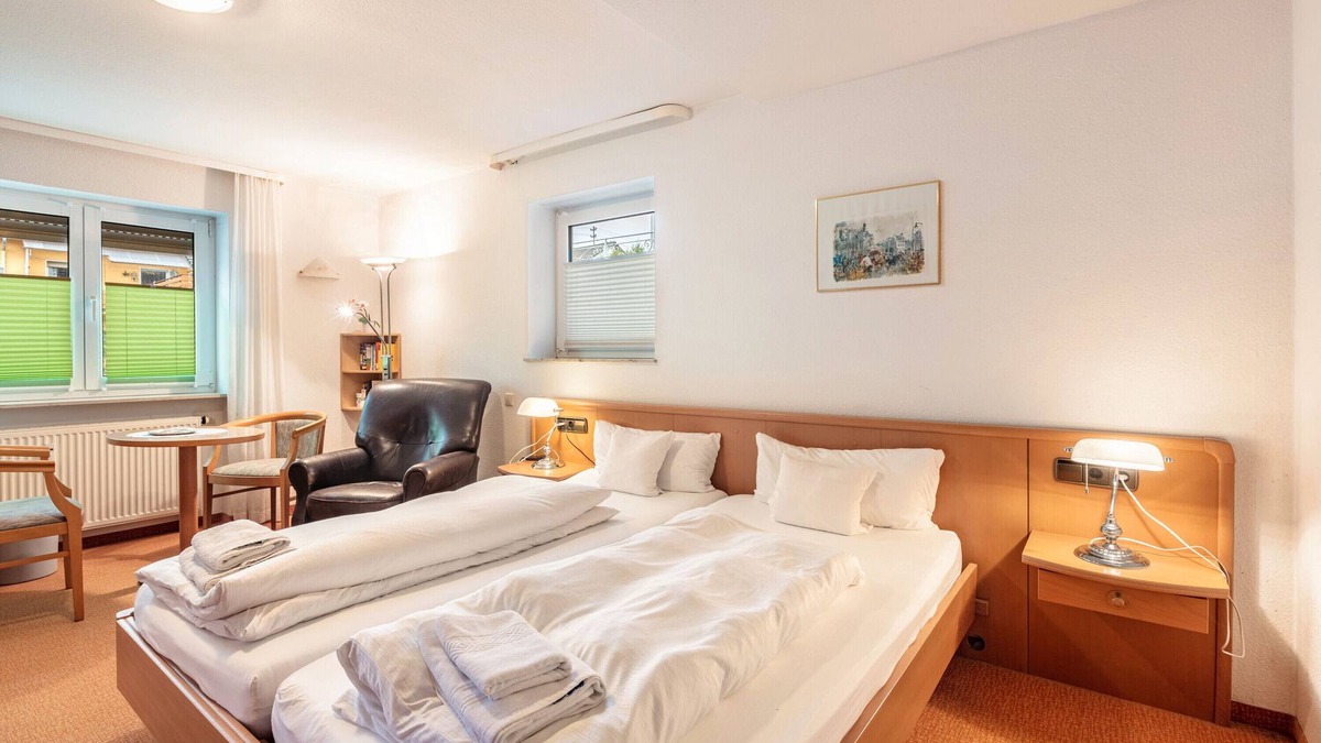Bad Bellingen Apartment | Room 'Doppelzimmer 3 - Behindertengerecht' with Shared Terrace and Wi-Fi