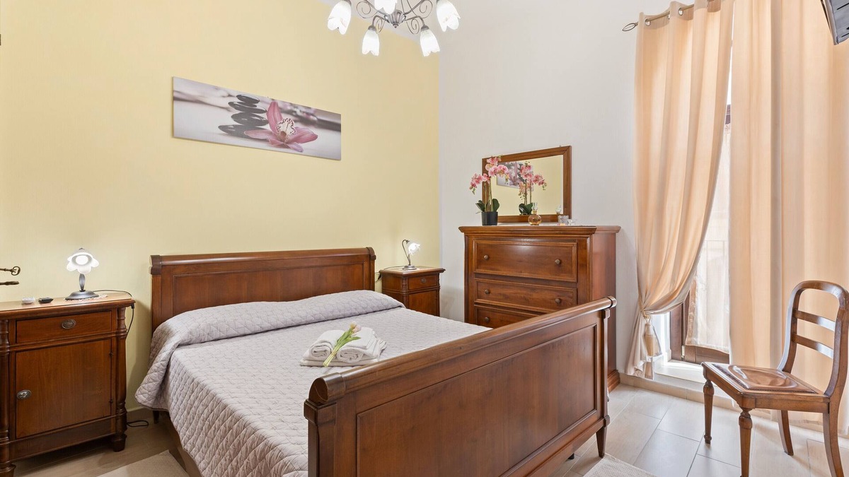Scano di Montiferro Apartment | Room 'Euterpe' with shared terrace, Wi-Fi and air conditioning