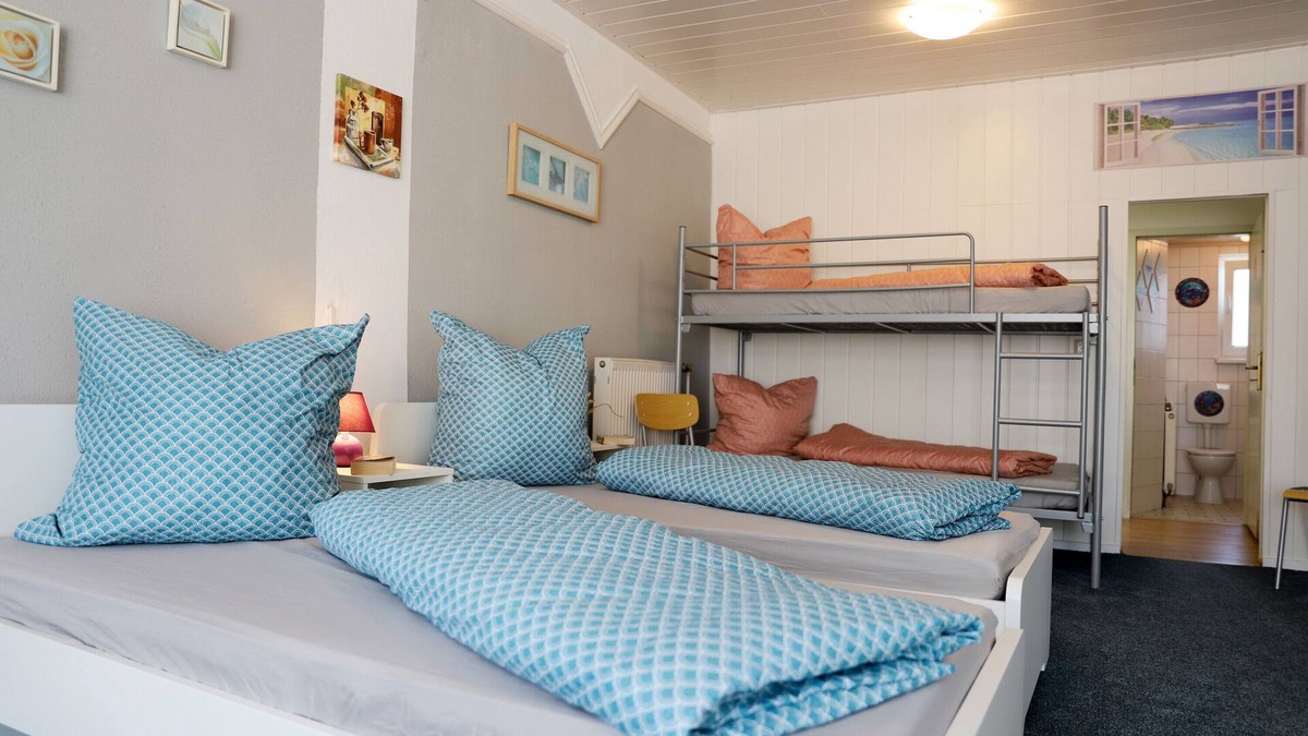 Malchin Apartment | Room 'Familienzimmer Für 4 Personen' with Wi-Fi