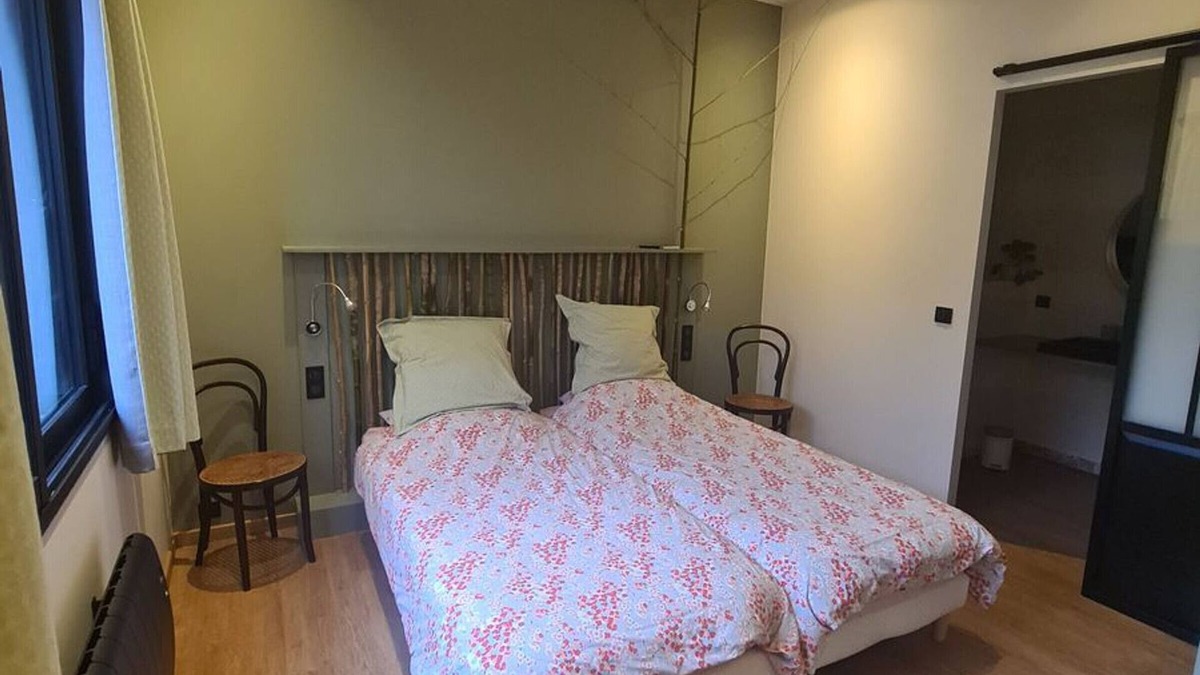 La Ferte-Saint-Aubin Bed & Breakfast | Room for 2 with breakfast included