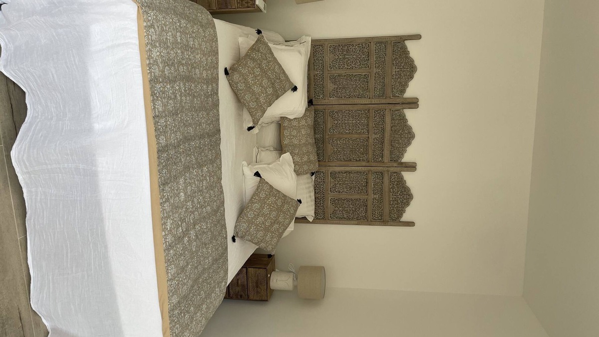 Guitera-les-Baines Bed & Breakfast | Room for rent