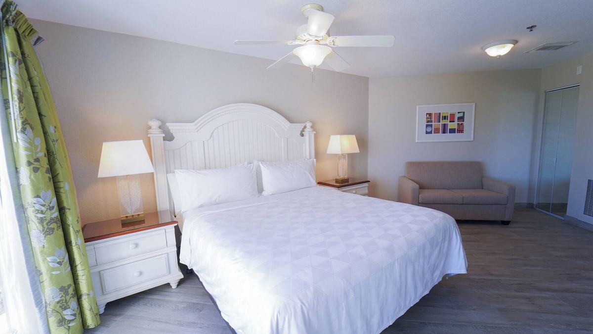 Crystal Harbour Resort | Room for the Whole Family! 4 Amazing Suites, Onsite Pool