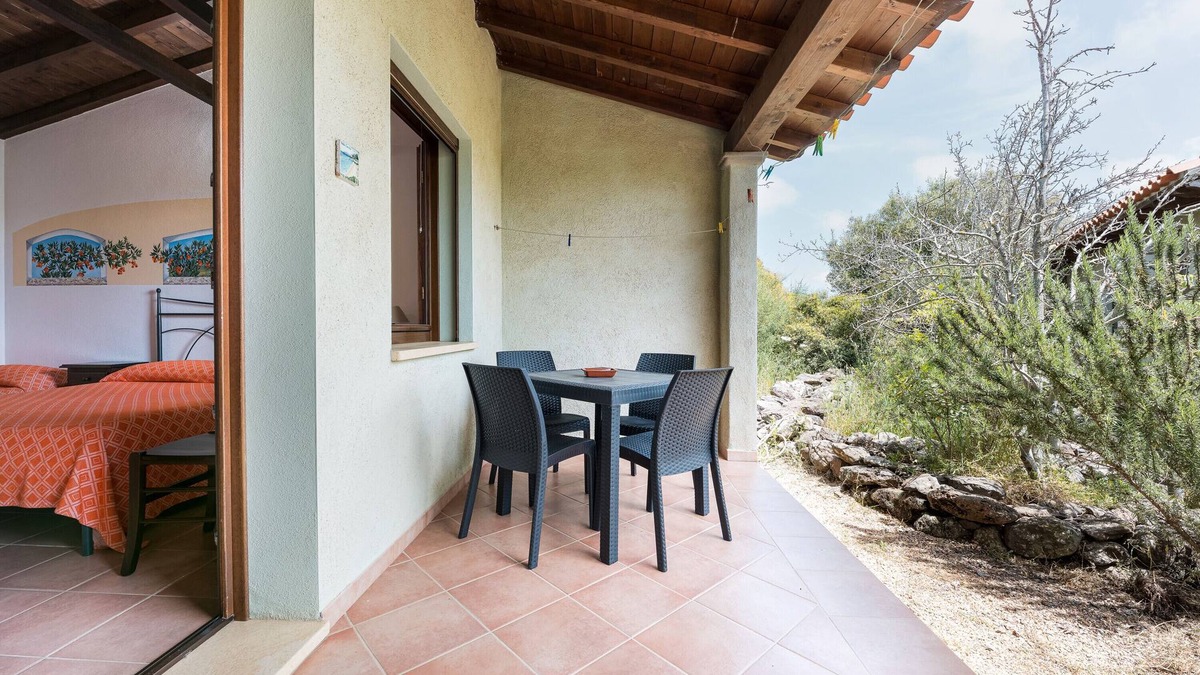 Orosei Apartment | Room 'Fuile E Mare' with Sea View, Wi-Fi and Air Conditioning