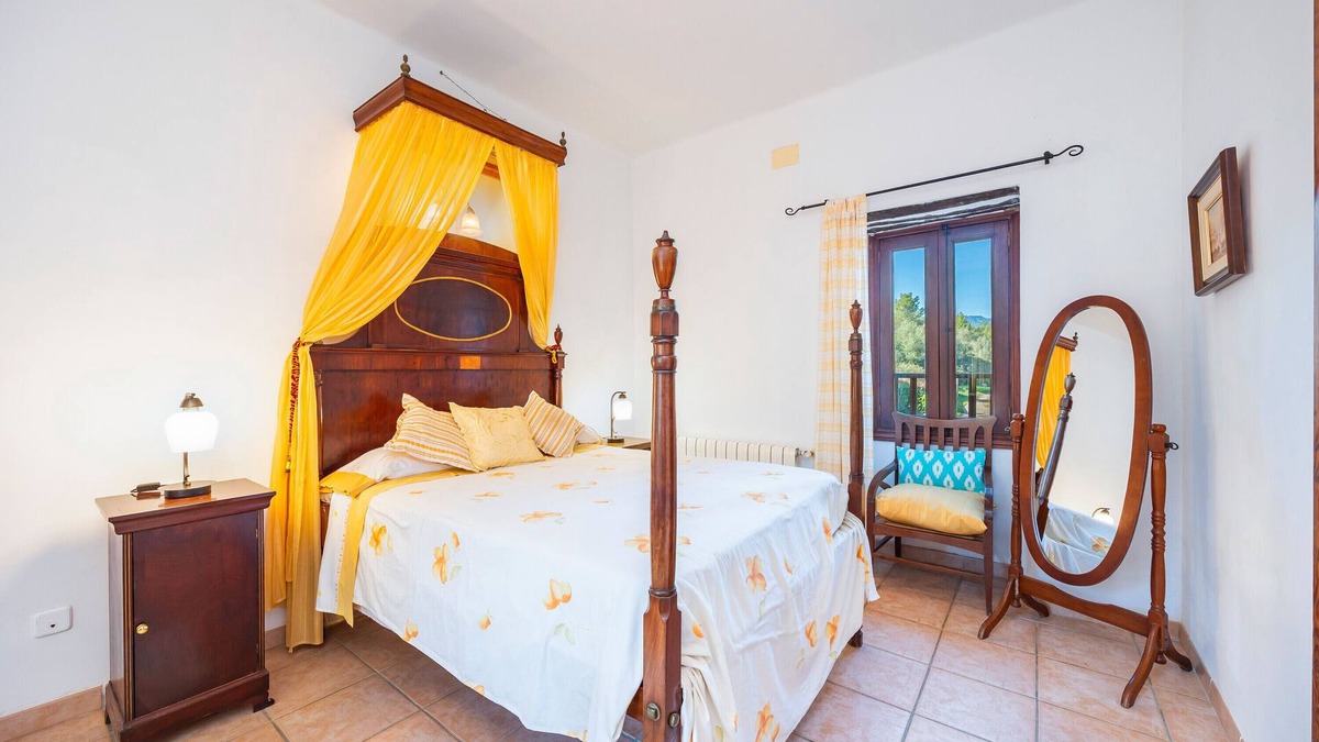 Puigpunyent Apartment | Room 'Habitación 1' with Mountain View, Shared Pool and Wi-Fi