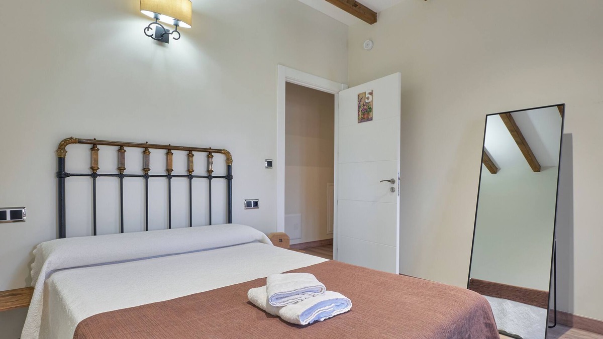 Ferreras de Abajo Apartment | Room 'Habitacion 5' with Shared Pool, Shared Terrace and Wi-Fi