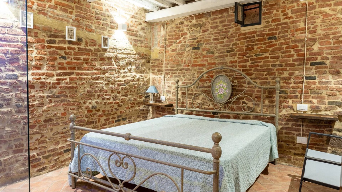 Foiano della Chiana Apartment | Room 'Il Rifugio' with Wi-Fi