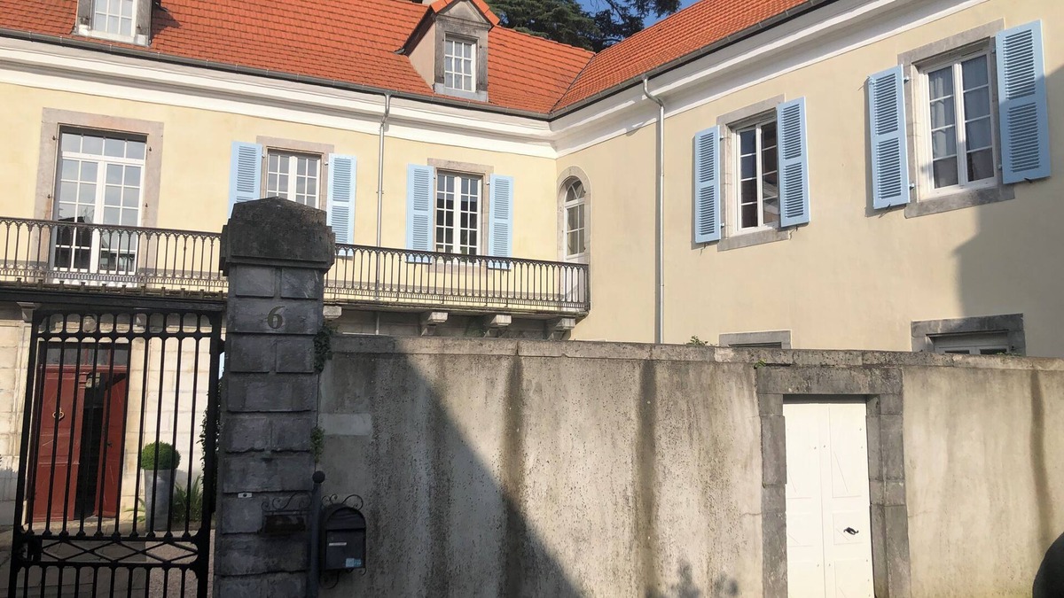 Saint-Pe-de-Bigorre Bed & Breakfast | Room in a 17th-century manor house