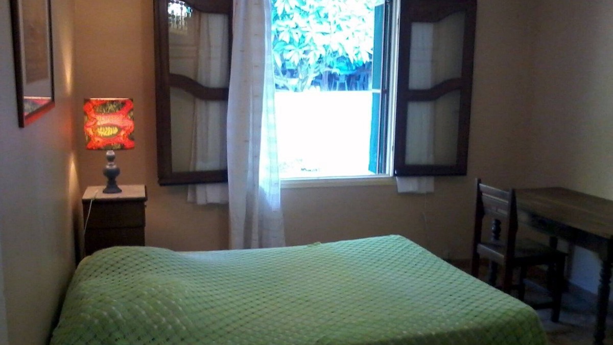 La Possession Bed & Breakfast | Room in a large house with a sheltered kitchen in the garden