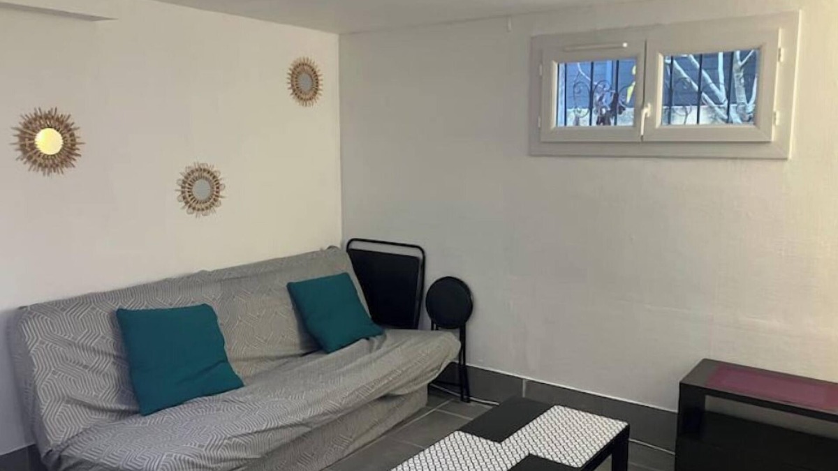 Belle-Beille Bed & Breakfast | Room in Angers near the streetcar with shared kitchen and bathroom