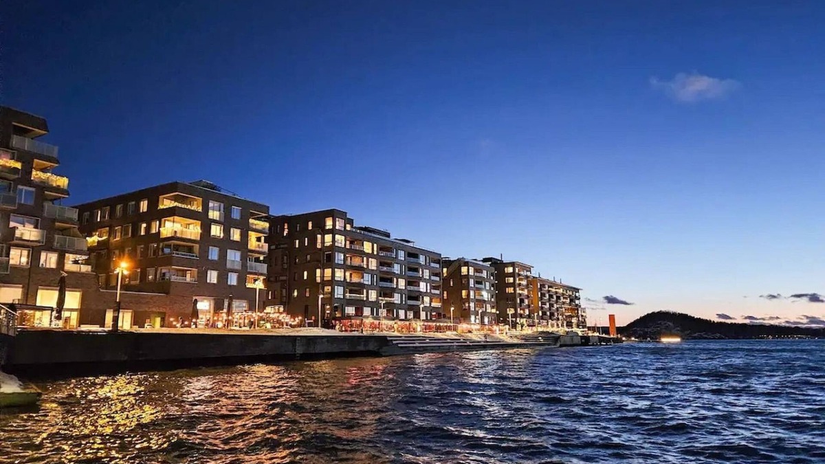 Gamle Oslo House | Room in Apartment - Waterfront Central Hotel Vibe Room King Size Bed