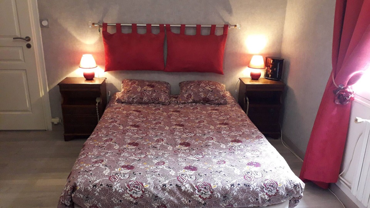 Angoulins Bed & Breakfast | Room in Aytré for students, business travellers, etc.