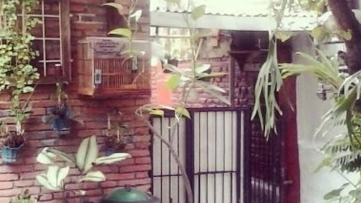 Klojen House | Room in B&B - Villas in Batu Indonesia Homestay
