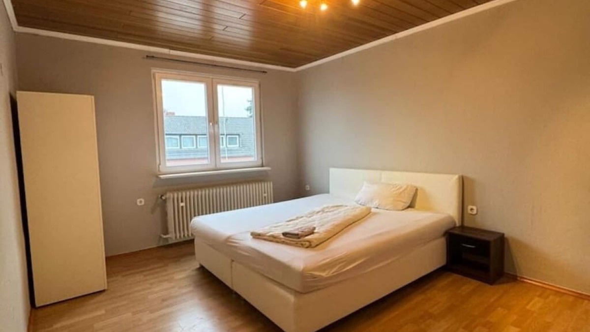 Ramstein-Miesenbach Apartment | Room in Landstuhl (Room 9, upper floor)