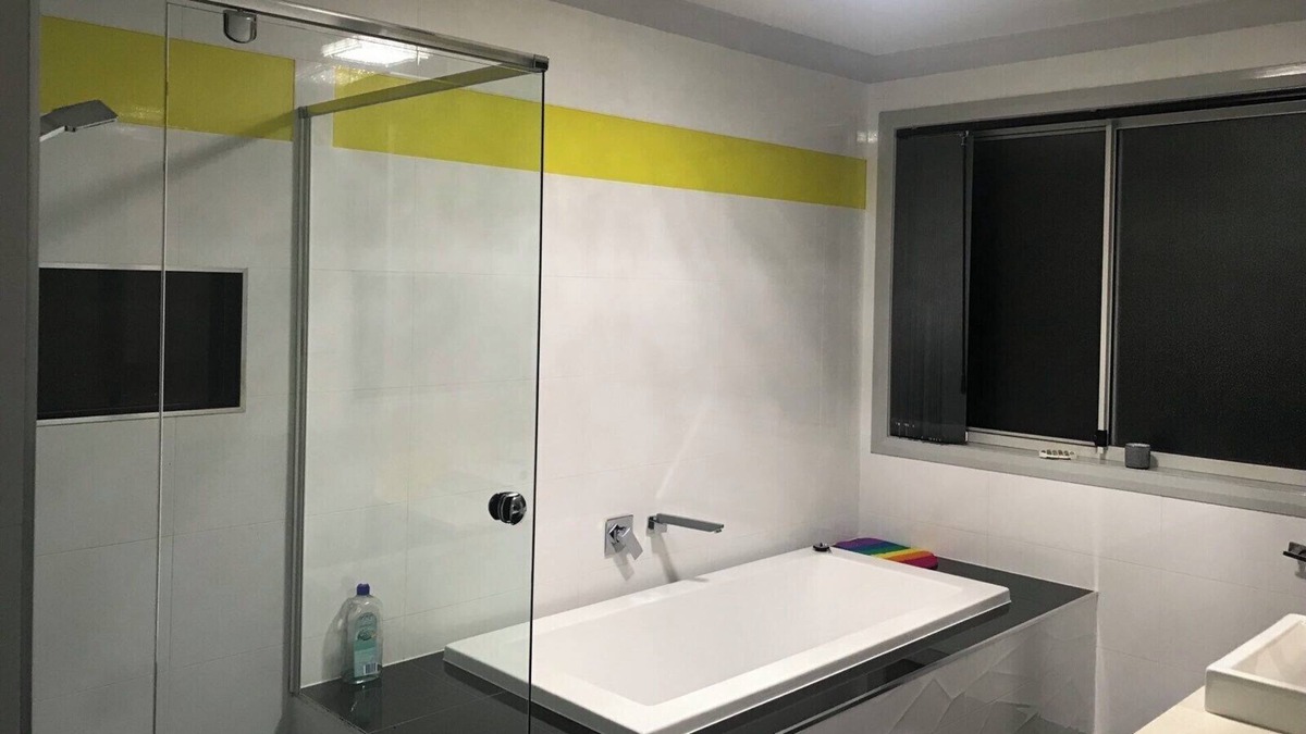 Moorebank House | Room in Modern Beautiful House for Rent