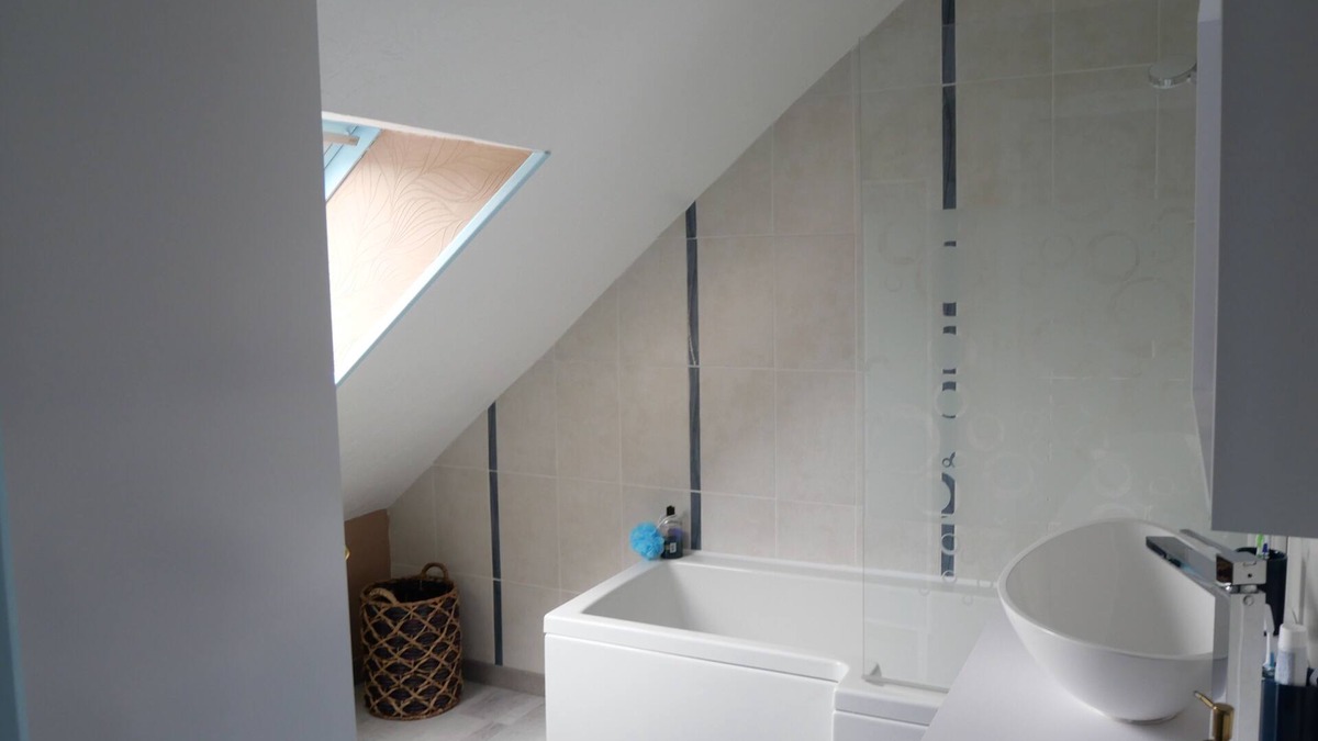 Sille-le-Philippe House | Room in residential area 20 minutes from Le Mans racetrack. Breakfast included.