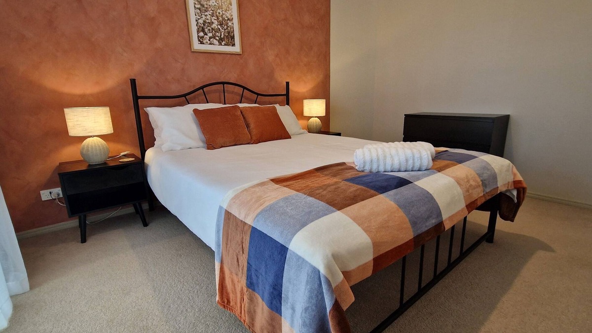 Urraween House | Room in shared house 4