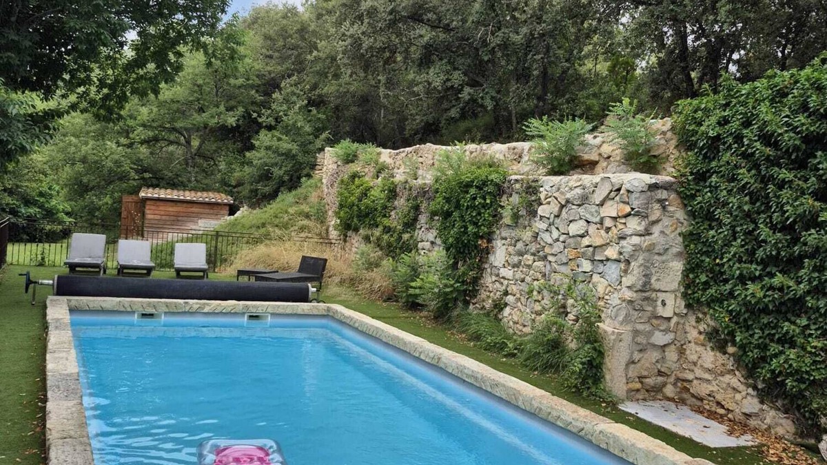 Castelnau-le-Lez Apartment | Room in the heart of a Mas, swimming pool and gym