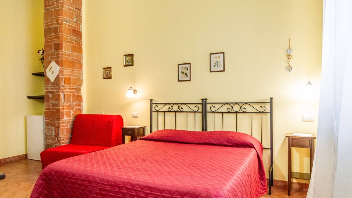 Castiglione della Pescaia Apartment | Room 'La Mangiatoia' with Shared Terrace, Shared Garden and Wi-Fi
