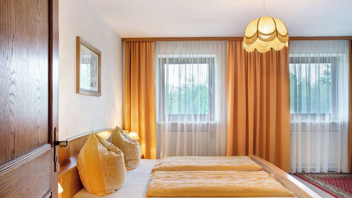 Bad Griesbach im Rottal House | Room 'Landhaus Strell - Zimmer 1' with Shared Terrace, Shared Garden and Wi-Fi