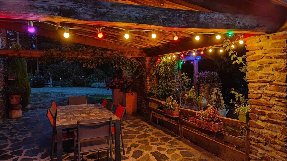 Saumane Apartment | Room 'Le Moint Aigoual' with shared terrace, shared garden and Wi-Fi