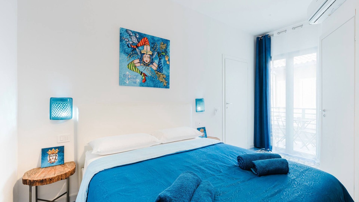 Montallegro Apartment | Room 'Linosa' with Balcony, Wi-Fi and Air Conditioning
