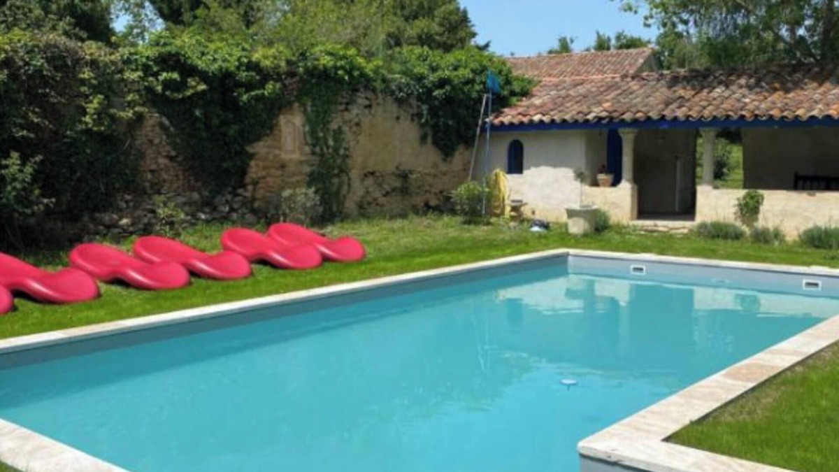 Pech-Luna House | Room 'Louise' with Shared Pool, Shared Terrace and Wi-Fi