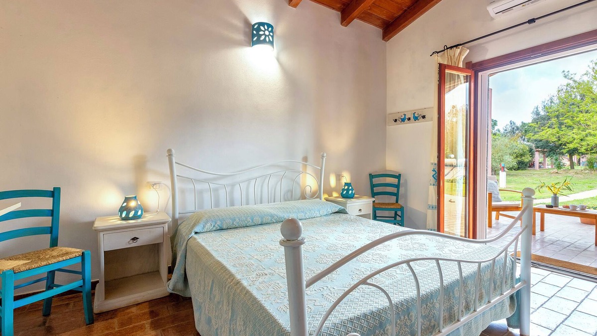 Santa Maria La Palma Apartment | Room 'Matrimoniale' with Private Terrace, Wi-Fi and Air Conditioning