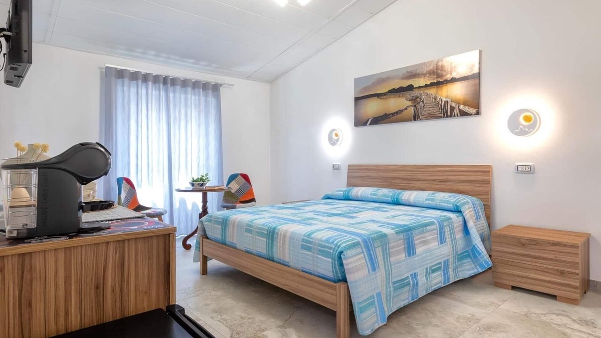 Sennori Apartment | Room 'Mirto' with Sea View, Wi-Fi and Air Conditioning