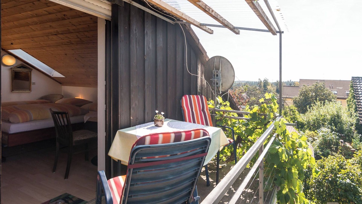 Oberlengenhardt Apartment | Room 'Mit Balkon' with Balcony and Wi-Fi