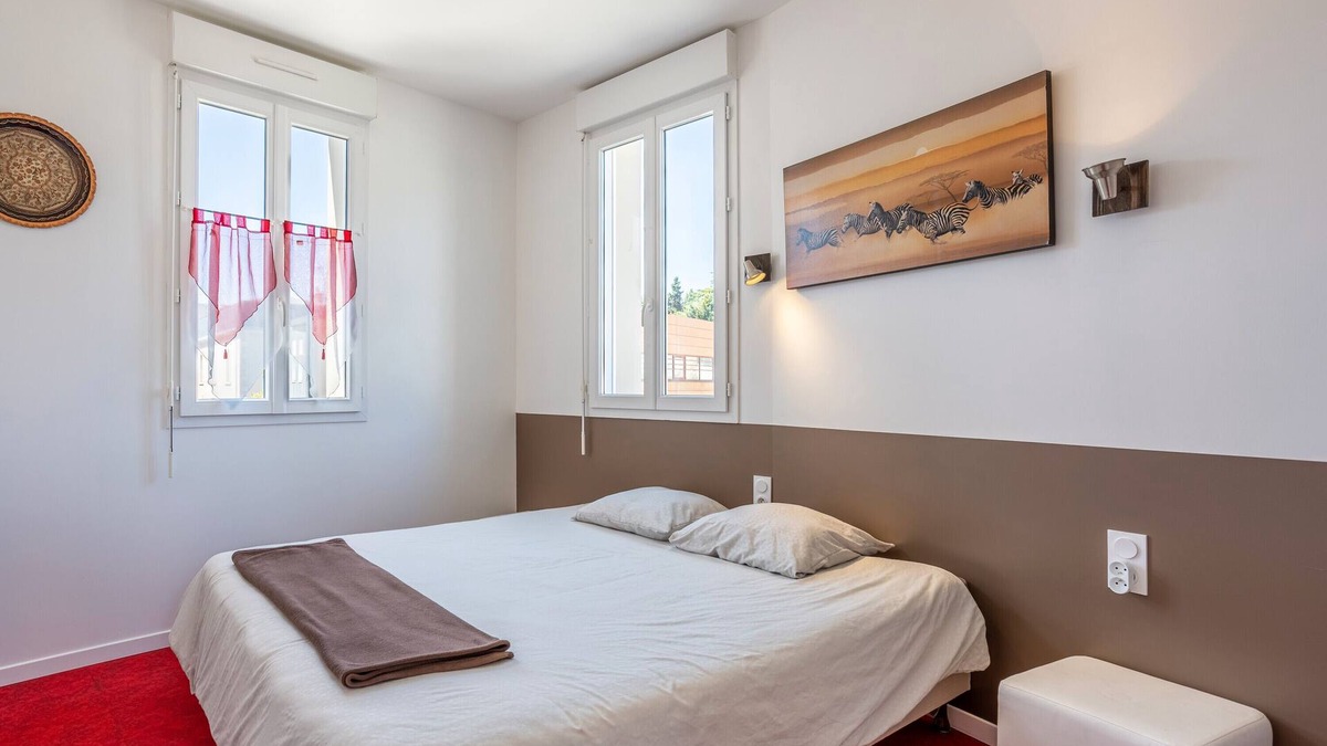 Chantonnay Apartment | Room 'N°01' with Wi-Fi