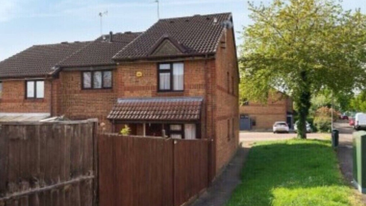 Yiewsley House | Room near Heathrow Airport