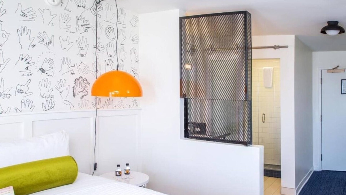 Venice Hotel | Room Near Venice Culture | Kitchen | Balcony | Rooftop | Free Breakfast