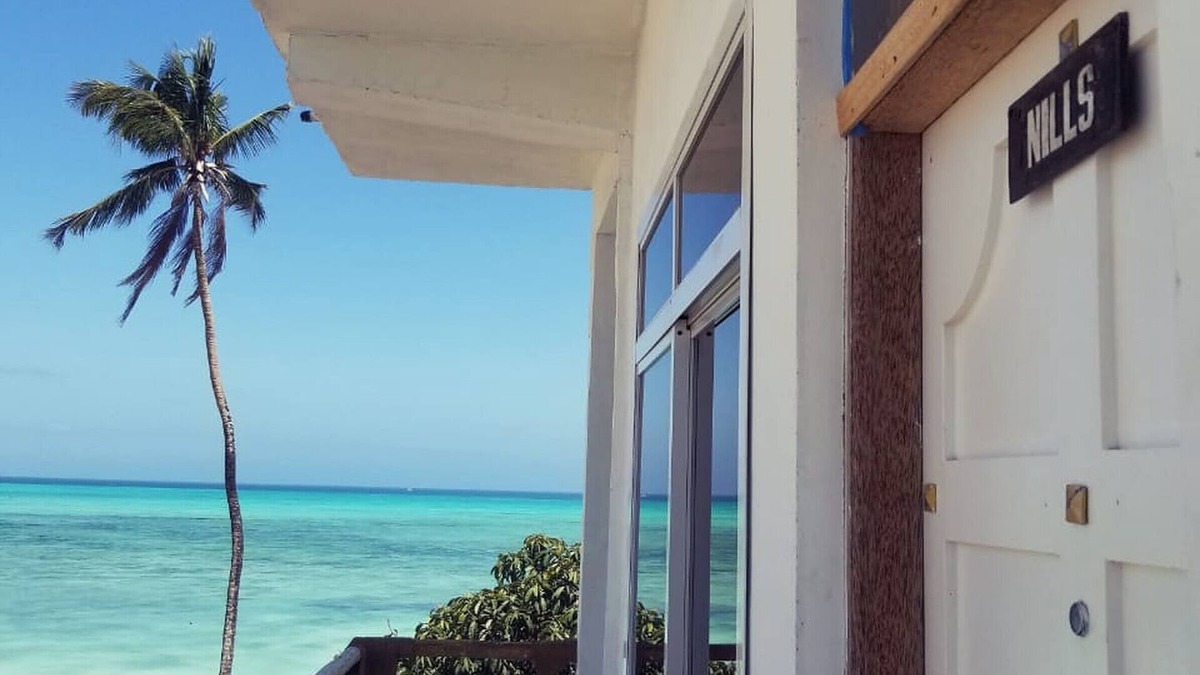 Nungwi Bed & Breakfast | Room Ns beach front sea view 3rdlat 2-4 gust
