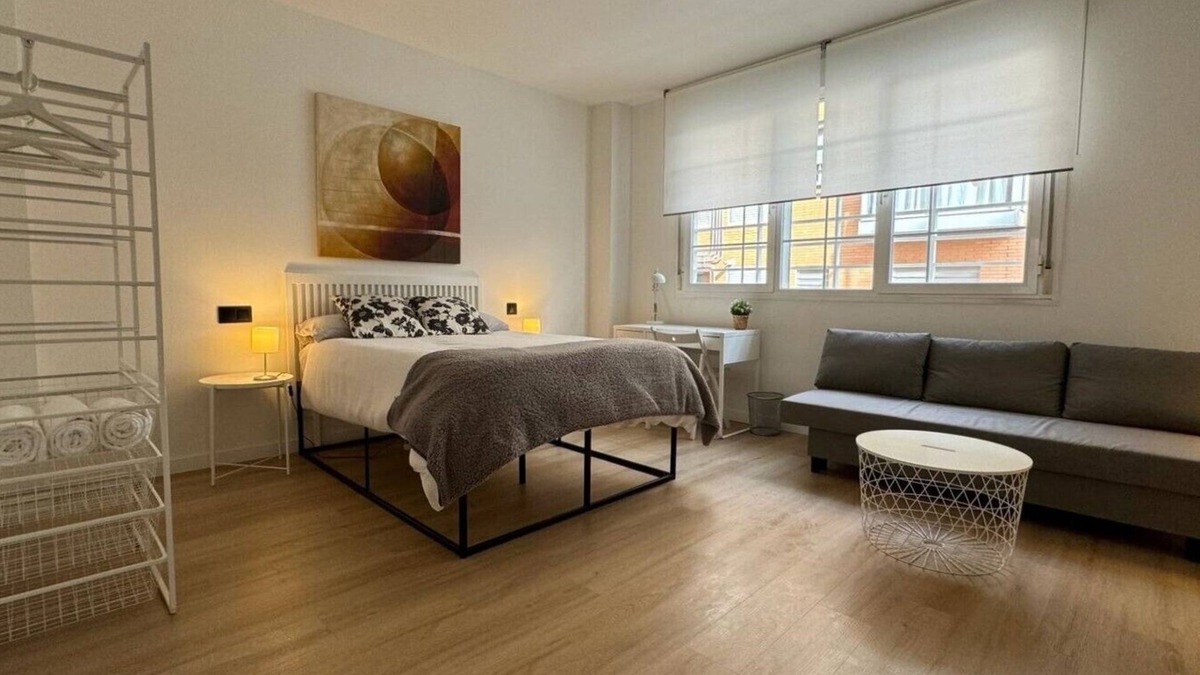 Canillas Apartment | Room Pinar - Apartment with all amenities