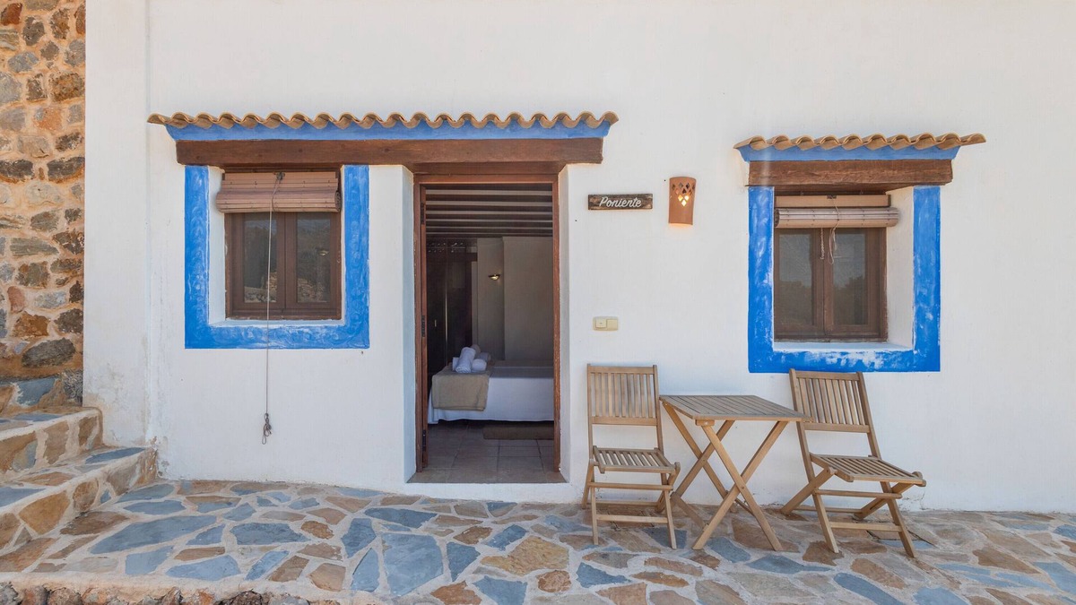 Sant Carles de Peralta Apartment | Room 'Poniente' with Mountain View, Wi-Fi and Air Conditioning